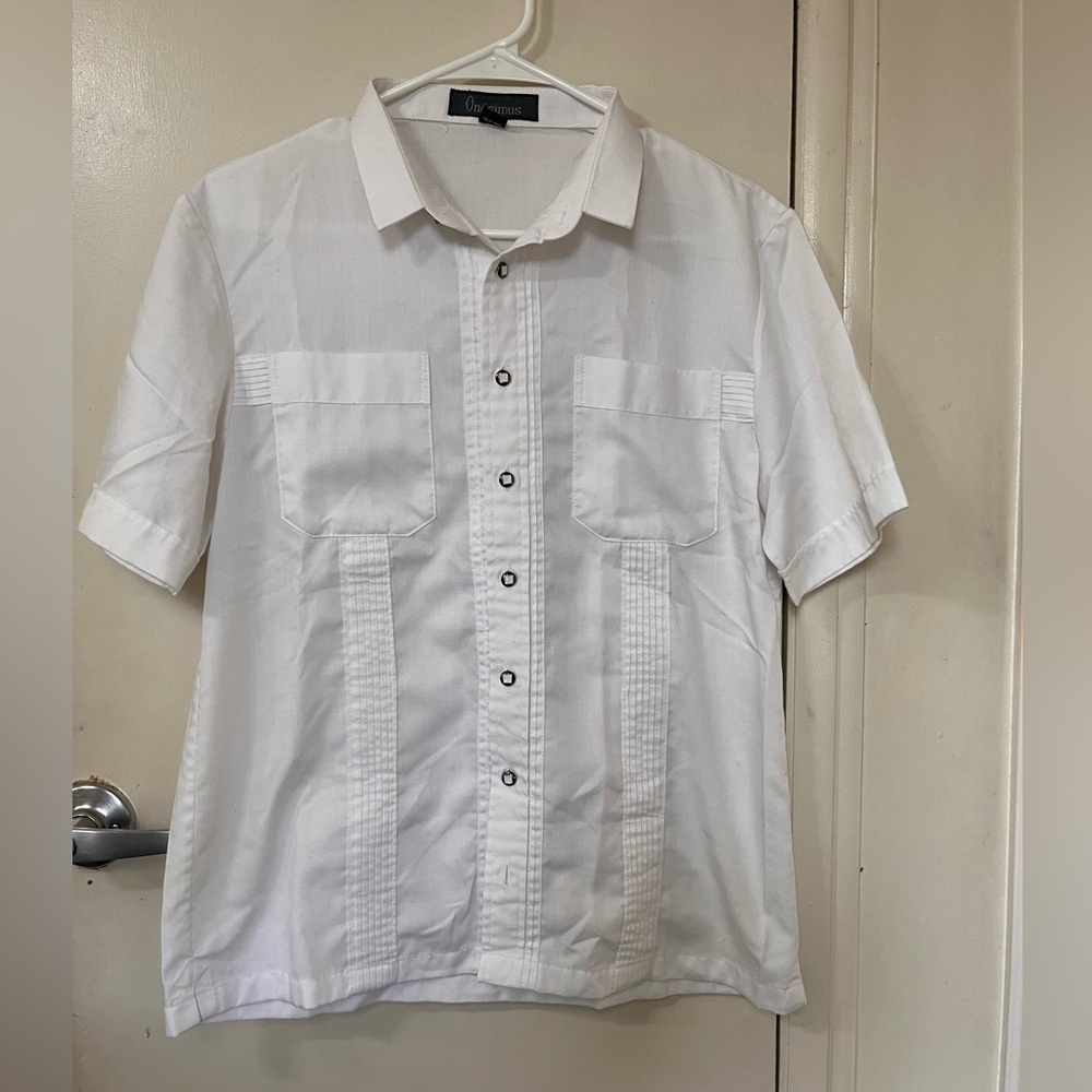 Onesimus brand, White Button down Polo, size M-L🙂